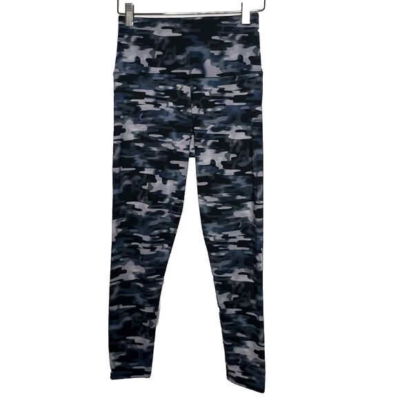 Onzie Small Purple Camouflage High Rise 7/8 Leggings Yoga Athleisure Running u1 - Picture 1 of 4